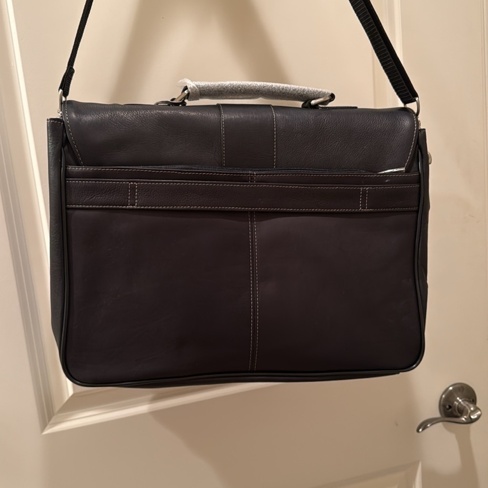 Kenneth Cole Reaction Black Leather Briefcase with Shoulder Strap - Picture 11 of 12